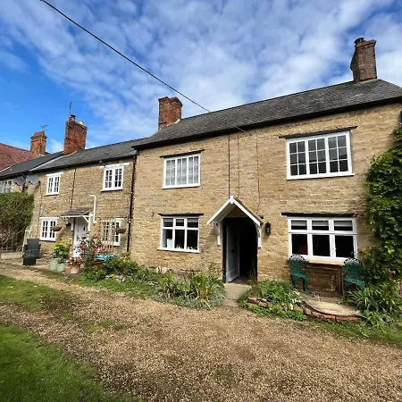 Georgian Mews Cottage: Cozy Retreat near Olney Market Exterior photo
