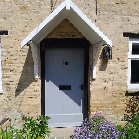 Georgian Mews Cottage: Cozy Retreat near Olney Market Exterior photo