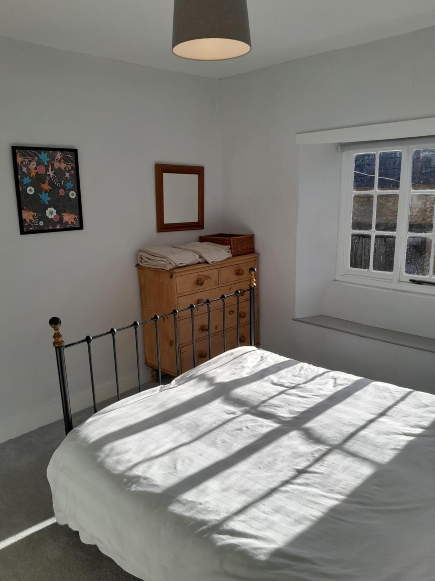 Georgian Mews Cottage: Cozy Retreat Near Market *